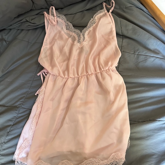 victoria’s secret satin lace side slit slip in pink - Picture 2 of 3